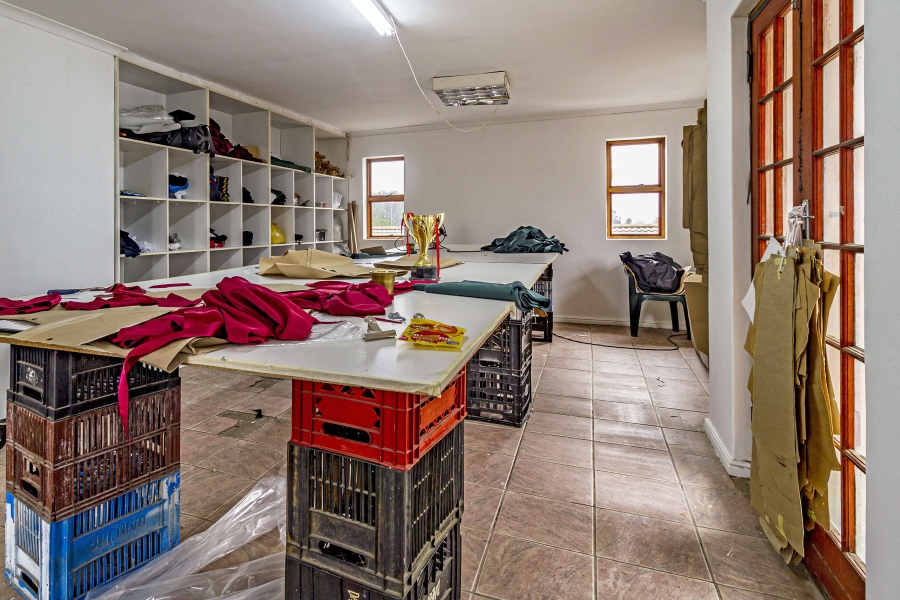 5 Bedroom Property for Sale in Bell Glen Western Cape